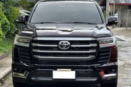 HOT!!! 2013 Toyota Land Cruiser LC200 GXR for sale